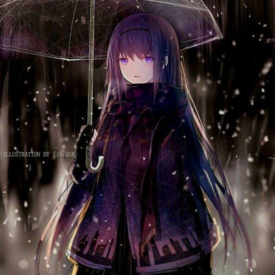 女子亲宝宝脚丫嘴唇肿成香肠